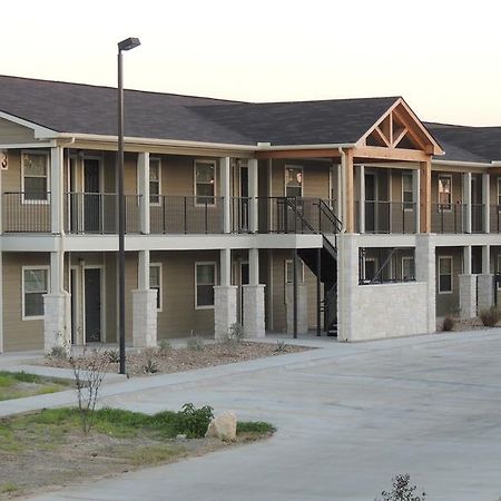 Eagle'S Den Three Rivers Texas A Travelodge By Wyndham Exterior photo