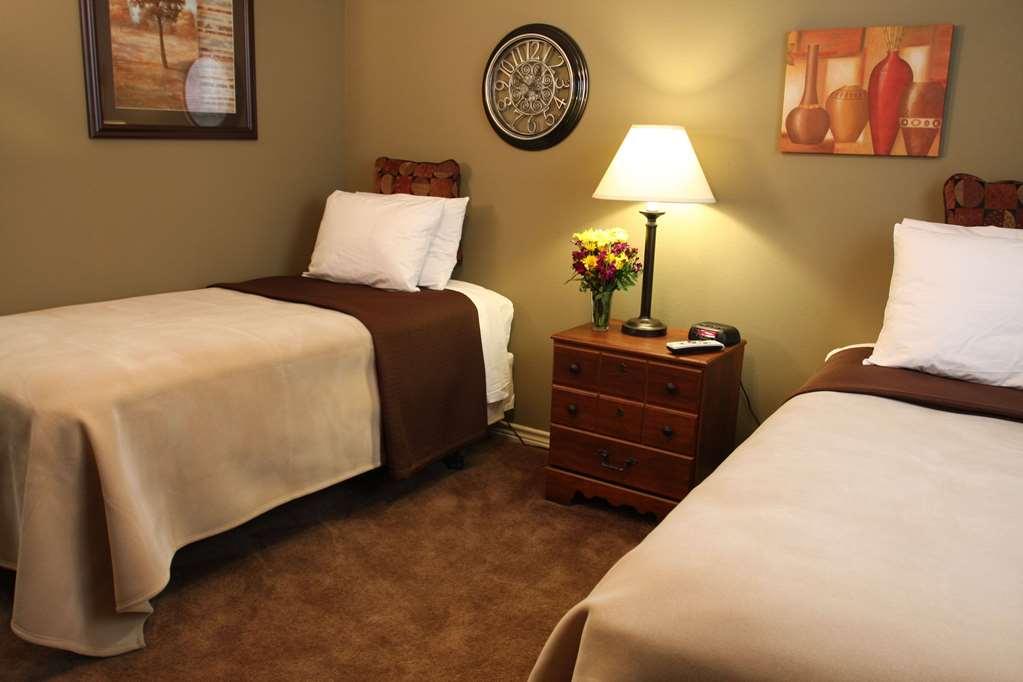 Eagle'S Den Three Rivers Texas A Travelodge By Wyndham Room photo