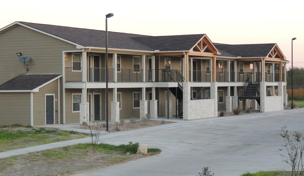 Eagle'S Den Three Rivers Texas A Travelodge By Wyndham Exterior photo